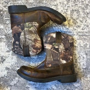 Boys Ariat leather weather cowboy boots